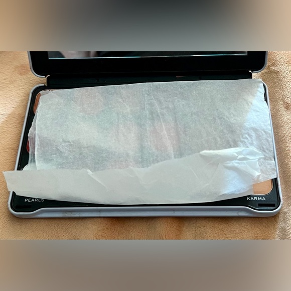 New Makeup Revolution Forever Flawless Eyeshadow in Decadent Palette - Picture 6 of 7